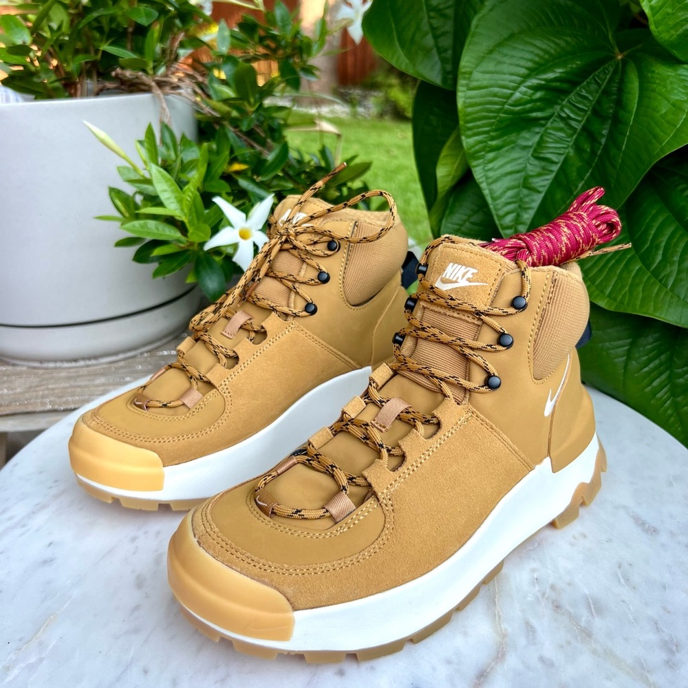 🟡🟠Nike City Classic Boot🟠🟡New